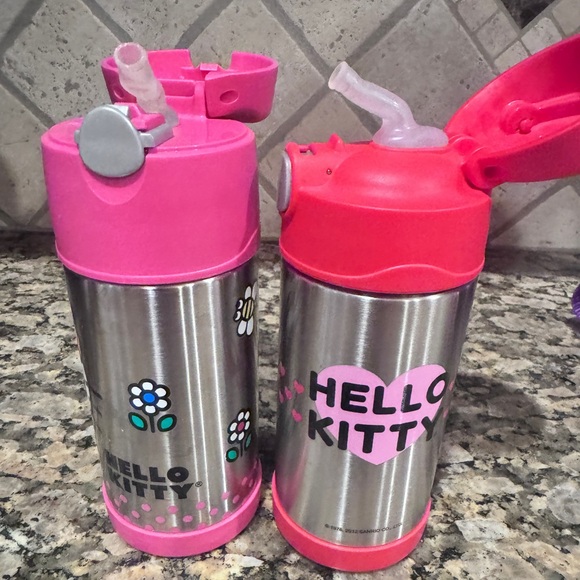 Set of 2 Hello Kitty Thermos - Picture 3 of 7